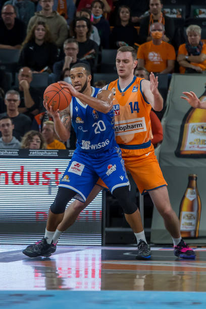 意媒否认并 意媒否认并